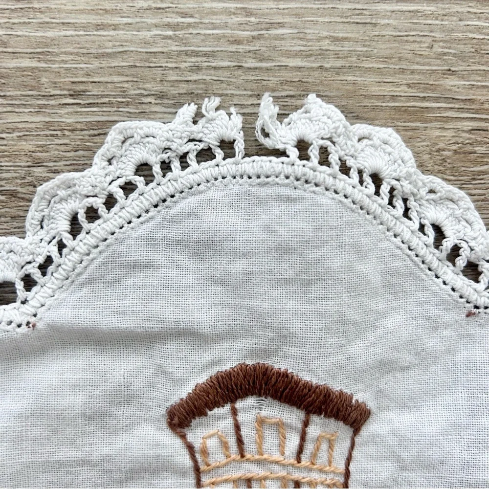 Vintage Embroidery Table‎ Runner Dresser Scarf White Floral Design Soft Romantic